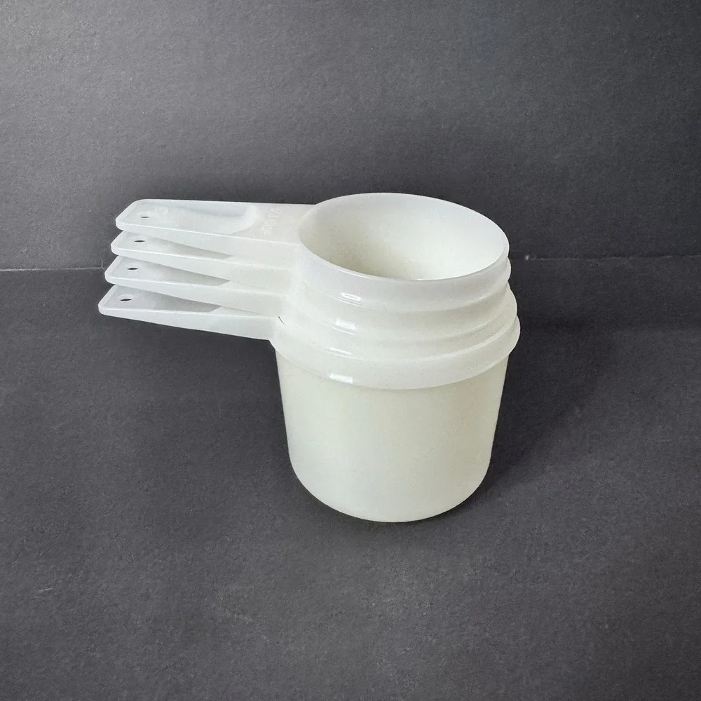 Vintage‎ Tupperware Measuring Cup Set Of 4 White Plastic GUC Stackable Nesting